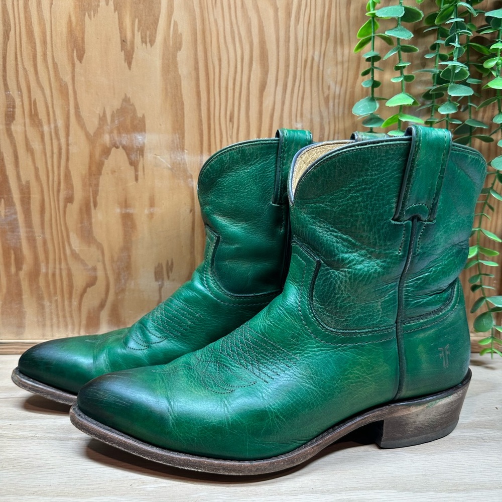 Frye Billy short pull on cowboy boots